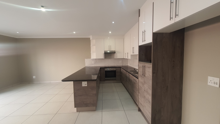 5 Bedroom Property for Sale in Beacon Bay North Eastern Cape